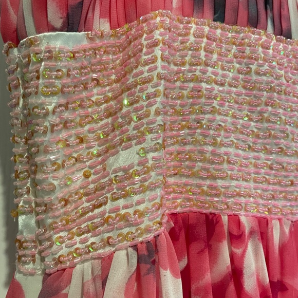 Dress - Picture 7 of 8